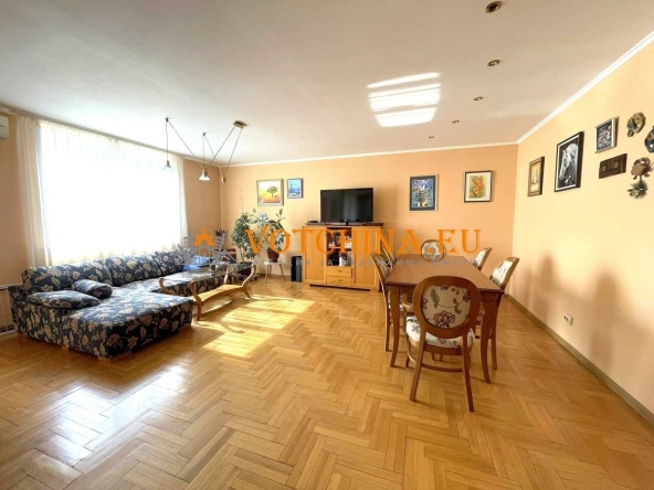 Тристаен апартамент в Варна, Бриз - 120 кв.м за 1875 €/кв.м - Снимка #1