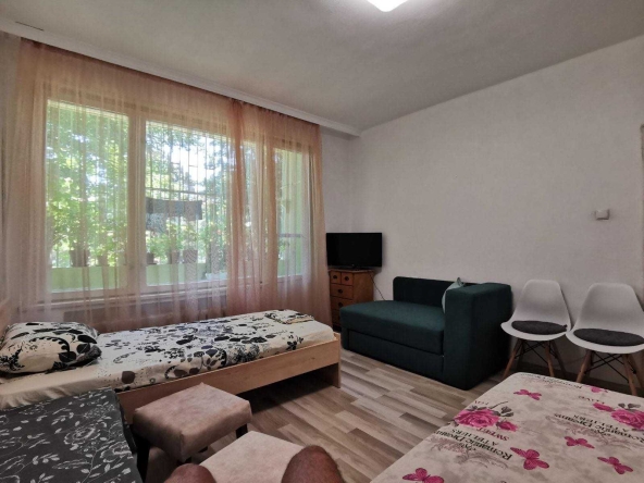 Дава се под наем Едностаен апартамент в Бургас, Лазур - 40 кв.м за 153 € - Снимка #1