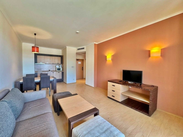 Двустаен апартамент в к.к. Слънчев бряг - 82 кв.м за 1007 €/кв.м - Снимка #1