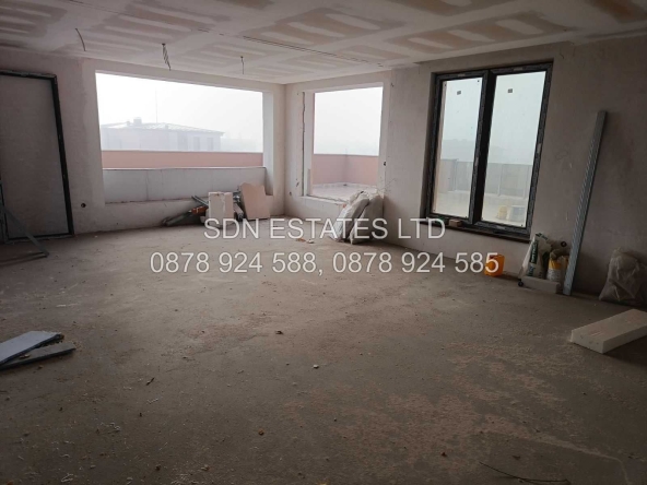 Четиристаен апартамент в Казанлък - 250 кв.м за 1040 €/кв.м - Снимка #1