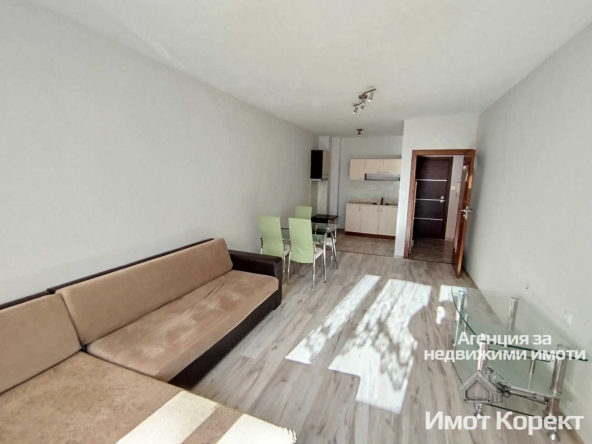 Дава се под наем Двустаен апартамент в Асеновград - 70 кв.м за 204 € - Снимка #1