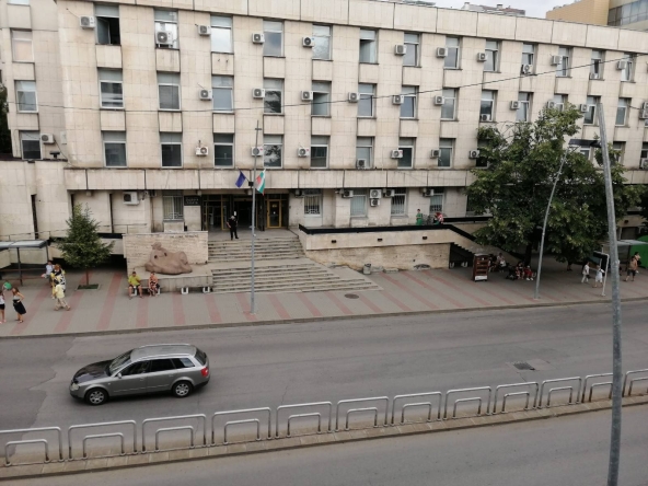 Дава се под наем Офис в Велико Търново, Център - 62 кв.м за 255 € - Снимка #1