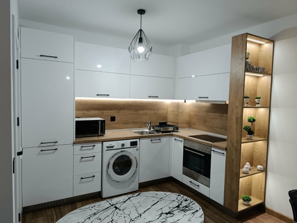 Дава се под наем Двустаен апартамент в Асеновград - 65 кв.м за 392.7 € - Снимка #1