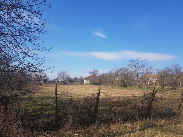 Парцел в Шумен, Център - 1680 кв.м за 7 €/кв.м - Снимка #1