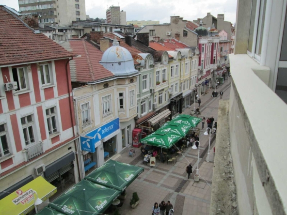 Двустаен апартамент в Габрово, Център - 69 кв.м за 1261 €/кв.м - Снимка #1