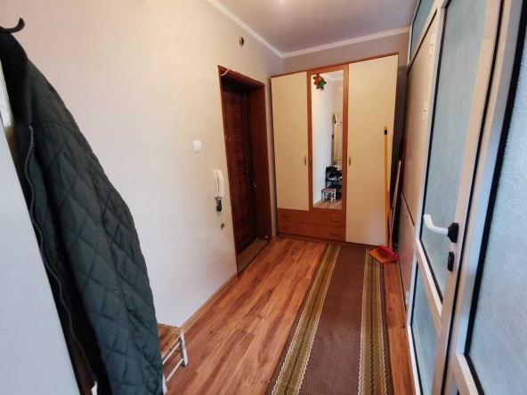 Дава се под наем Двустаен апартамент в Бургас, Братя Миладинови - 60 кв.м за 175 € - Снимка #1