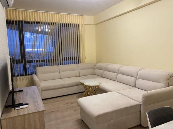 Дава се под наем Тристаен апартамент в Пловдив, Христо Смирненски - 93 кв.м за 700 € - Снимка #1