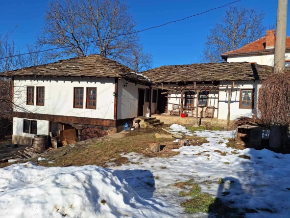 Къща в Габрово, Център - 100 кв.м за 1100 €/кв.м - Снимка #1