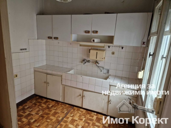Етаж от къща в Асеновград - 100 кв.м за 1700 €/кв.м - Снимка #1
