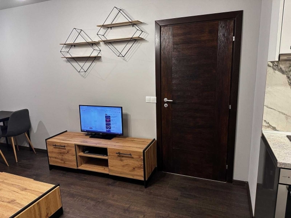 Двустаен апартамент в София, Иван Вазов - 69 кв.м за 2609 €/кв.м - Снимка #1