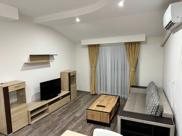 Дава се под наем Двустаен апартамент в Ямбол, Аврен - 60 кв.м за 306 € - Снимка #1