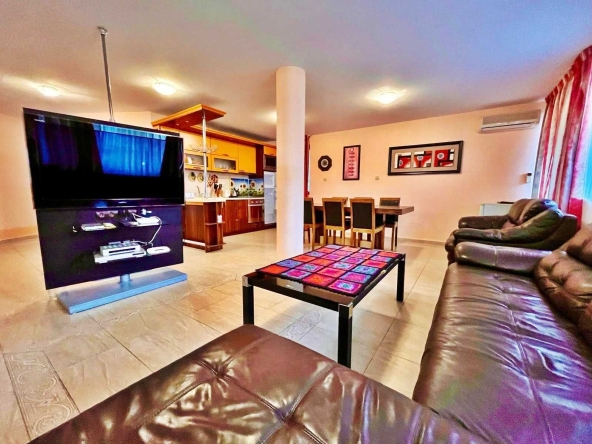 Къща в Свети Влас - 230 кв.м за 1305 €/кв.м - Снимка #1