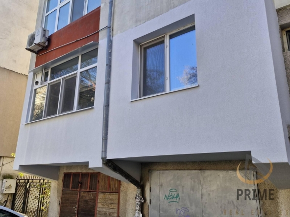 Дава се под наем Двустаен апартамент в Бургас, Възраждане - 68 кв.м за 459 € - Снимка #1