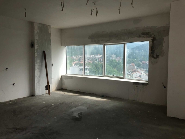 Тристаен апартамент в Пловдив, Остромила - 111 кв.м за 1073 €/кв.м - Снимка #1