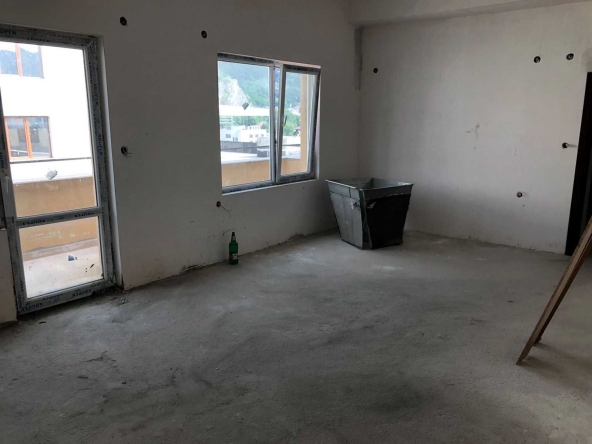 Двустаен апартамент в Асеновград - 81 кв.м за 1013 €/кв.м - Снимка #1