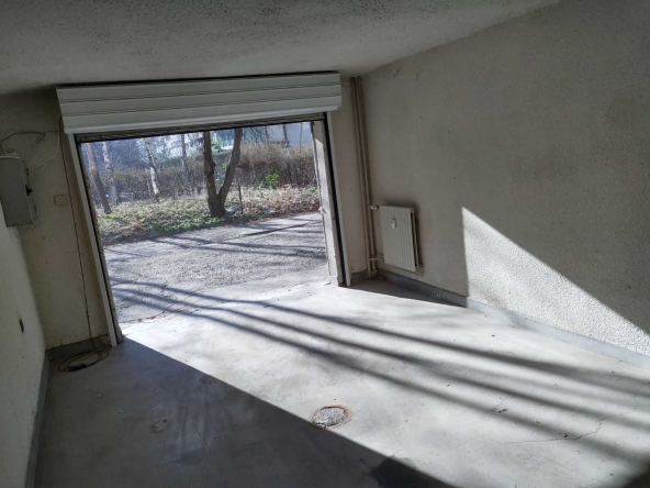 Дава се под наем Гараж / Паркомясто в София, Лозенец - 25 кв.м за 112.2 € - Снимка #1