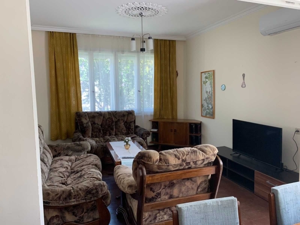 Дава се под наем Къща в Пирдоп - 180 кв.м за 510 € - Снимка #1