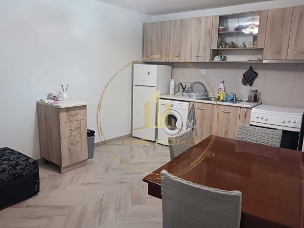 Дава се под наем Двустаен апартамент в Варна, Колхозен пазар - 46 кв.м за 275 € - Снимка #1