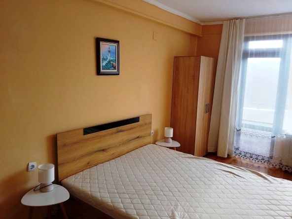 Дава се под наем Едностаен апартамент в к.к. Св.Св. Константин и Елена - 300 кв.м за 153 € - Снимка #1