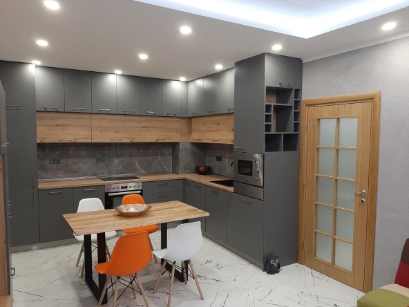 Дава се под наем Тристаен апартамент в София, Дружба 2 - 100 кв.м за 850 € - Снимка #1