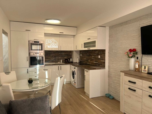 Дава се под наем Двустаен апартамент в Стара Загора, Железник - център - 55 кв.м за 357 € - Снимка #1