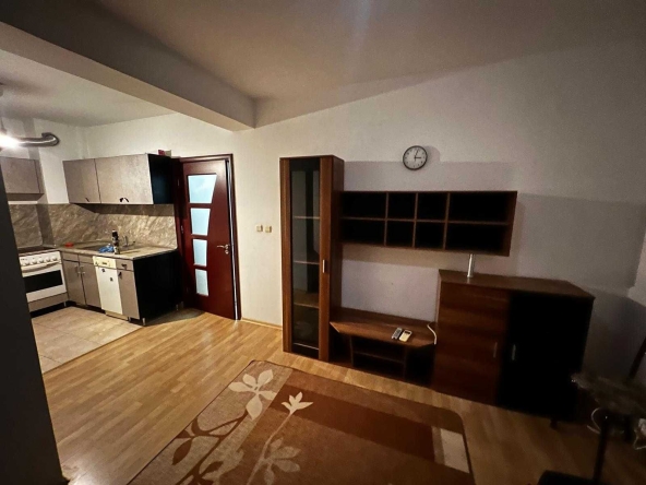 Дава се под наем Двустаен апартамент в Търговище, Вароша - 60 кв.м за 204 € - Снимка #1