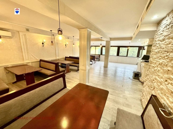 Заведение в Русе, Ялта - 120 кв.м за 988 €/кв.м - Снимка #1