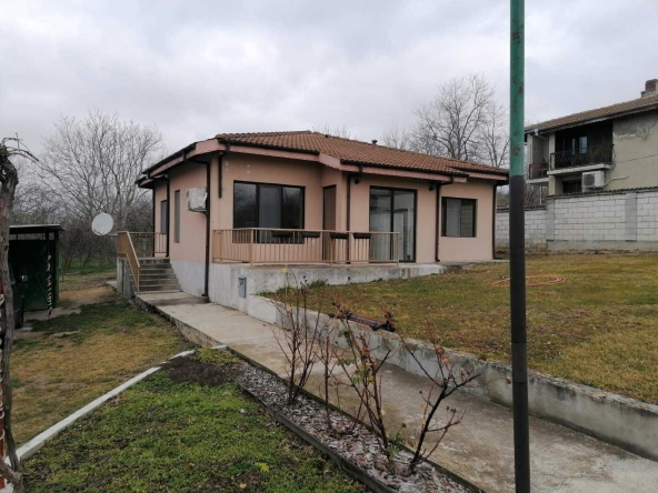 Къща в с. Оброчище, Област Добрич - 109 кв.м за 1496 €/кв.м - Снимка #1