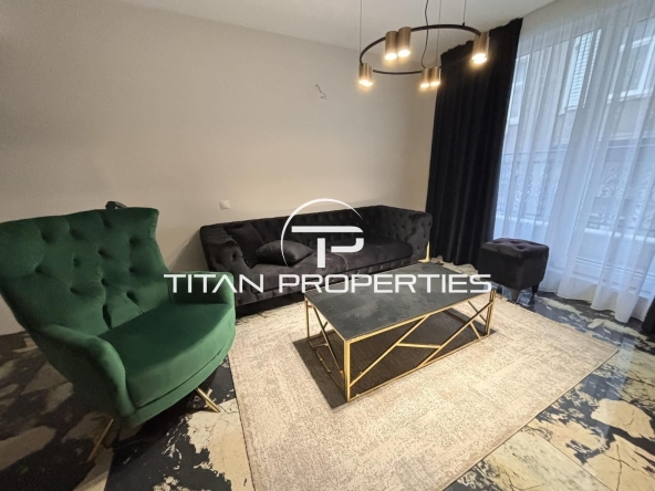 Дава се под наем Тристаен апартамент в Бургас, Център - 100 кв.м за 867 € - Снимка #1