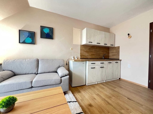 Двустаен апартамент в Несебър - 56 кв.м за 1304 €/кв.м - Снимка #1