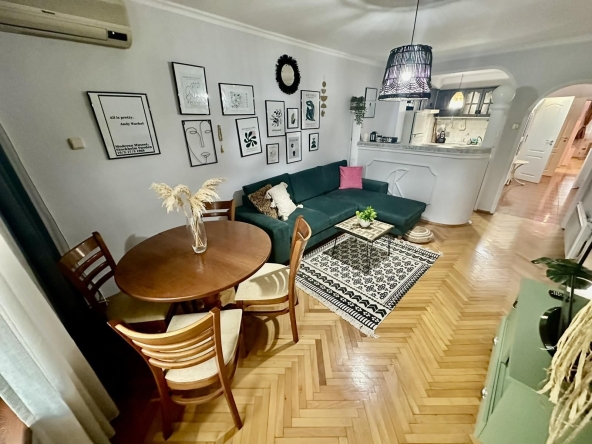 Тристаен апартамент в Бургас, Възраждане - 78 кв.м за 1981 €/кв.м - Снимка #1