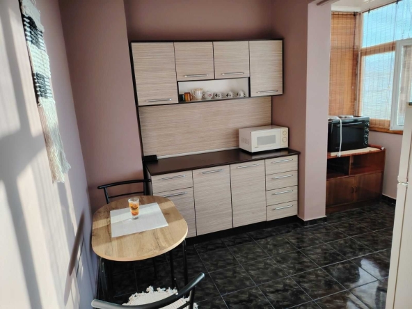 Дава се под наем Едностаен апартамент в Пазарджик, Център - 45 кв.м за 204 € - Снимка #1