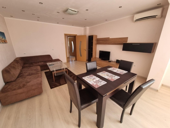 Дава се под наем Тристаен апартамент в Пловдив, Кършияка - 97 кв.м за 525 € - Снимка #1