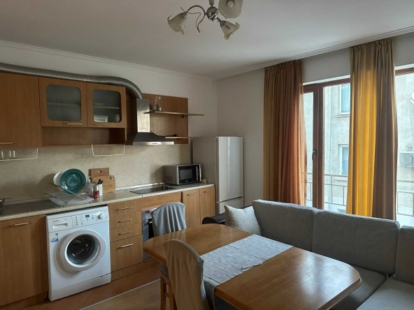 Дава се под наем Тристаен апартамент в Бургас, Център - 80 кв.м за 280.5 € - Снимка #1