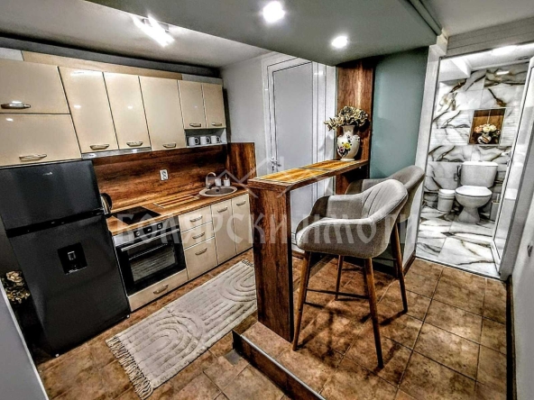 Дава се под наем Двустаен апартамент в Велико Търново, Център - 55 кв.м за 382.5 € - Снимка #1