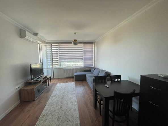 Дава се под наем Тристаен апартамент в Бургас, Славейков - 120 кв.м за 850 € - Снимка #1
