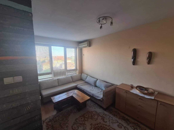 Дава се под наем Двустаен апартамент в Бургас, Център - 50 кв.м за 400 € - Снимка #1