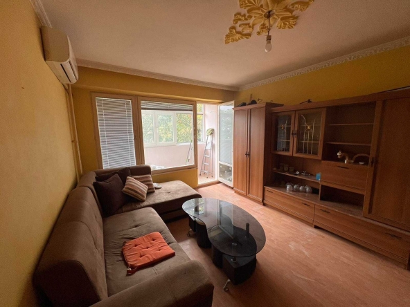 Дава се под наем Двустаен апартамент в Бургас, Меден рудник - зона А - 50 кв.м за 250 € - Снимка #1