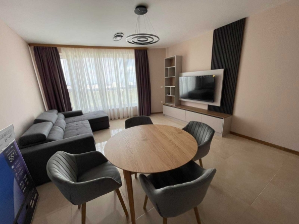 Дава се под наем Тристаен апартамент в Бургас, Славейков - 120 кв.м за 484.5 € - Снимка #1