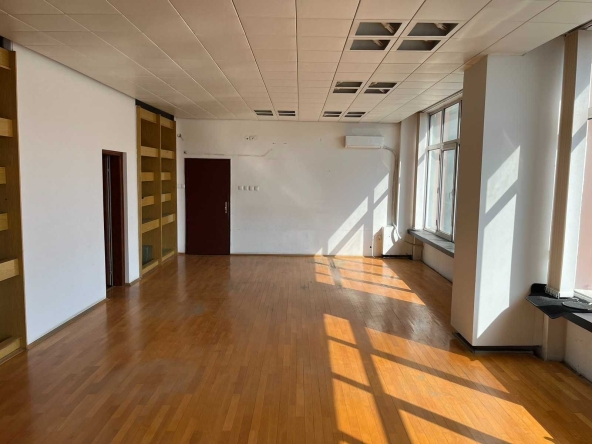 Дава се под наем Офис в Бургас, Братя Миладинови - 25 кв.м за 100 € - Снимка #1