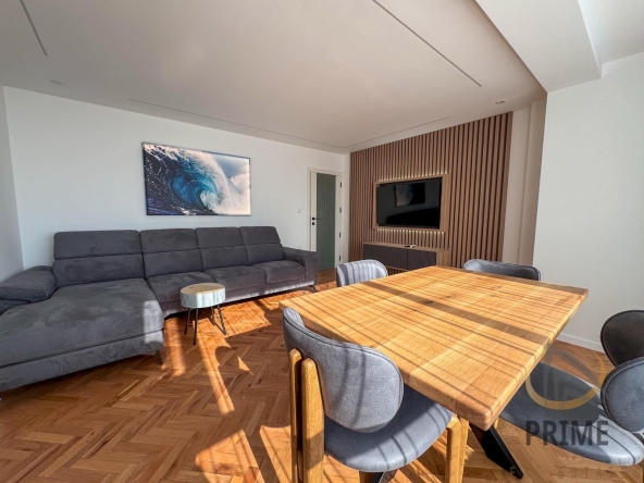 Дава се под наем Тристаен апартамент в Бургас, Лазур - 100 кв.м за 1683 € - Снимка #1