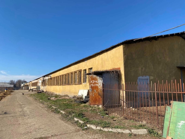 Склад в с. Ведраре, Област Пловдив - 2000 кв.м за 110 €/кв.м - Снимка #1