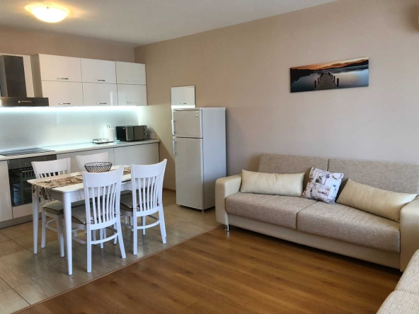 Дава се под наем Двустаен апартамент в Несебър - 7 кв.м за 350 € - Снимка #1