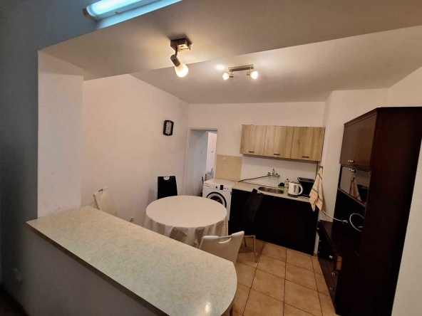 Дава се под наем Тристаен апартамент в Бургас, Изгрев - 80 кв.м за 225 € - Снимка #1