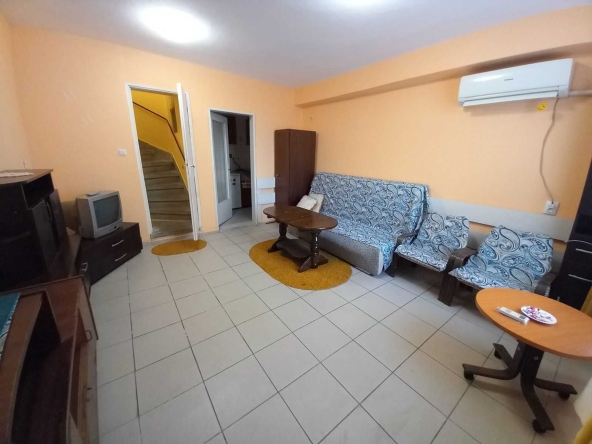 Дава се под наем Двустаен апартамент в Бургас, Център - 55 кв.м за 107.1 € - Снимка #1