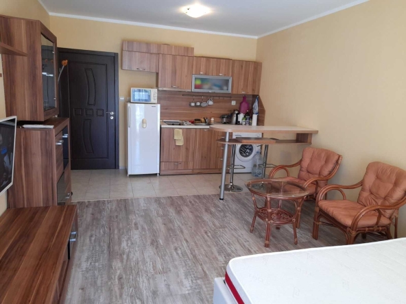 Дава се под наем Едностаен апартамент в к.к. Слънчев бряг - 47 кв.м за 127.5 € - Снимка #1