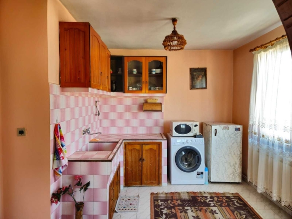 Къща в Карнобат - 270 кв.м за 300 €/кв.м - Снимка #1