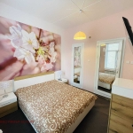 Дава се под наем Къща в Русе, Център - 200 кв.м за 433.5 € - Снимка #1