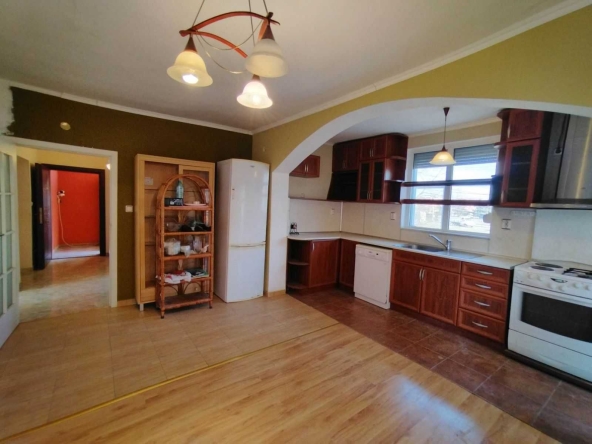 Етаж от къща в Ямбол, Каргон - 100 кв.м за 905 €/кв.м - Снимка #1