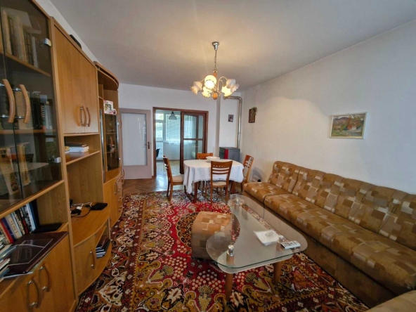 Тристаен апартамент в Ямбол, Златен рог - 98 кв.м за 1021 €/кв.м - Снимка #1